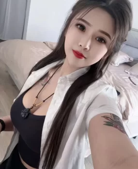 高颜值性感大胸妹