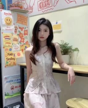 鄂尔多斯新人妹妹出来兼职可以玩玩很紧 （可外出）