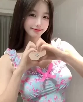 清纯小美女人间罕见