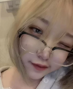 沈阳01年的嫩妹妹精品